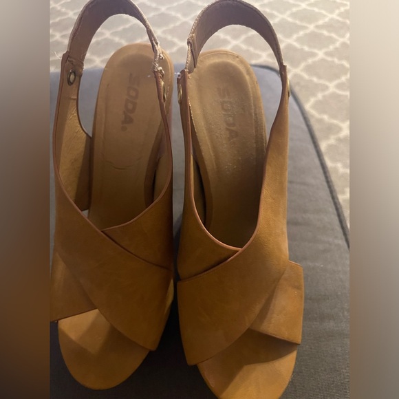 3 pairs of beautiful pre love shoes, 1 DKNY 1 Steve Madden, and 1 soda  - Picture 1 of 13